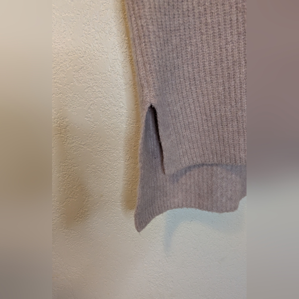 Uniqlo Souffle Cozy Ribbed V-Neck Sweater - Lavender Pink - Picture 5 of 5